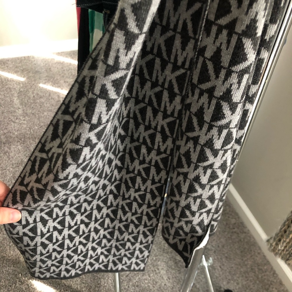 Michael Kors Grey Scarf